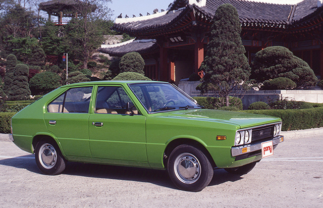 포니1 4Door 이미지