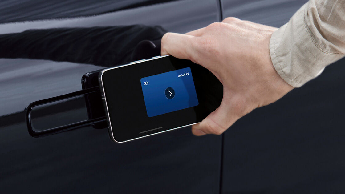 터치 제어 - 도어 잠금 / 해제 컨셉 이미지