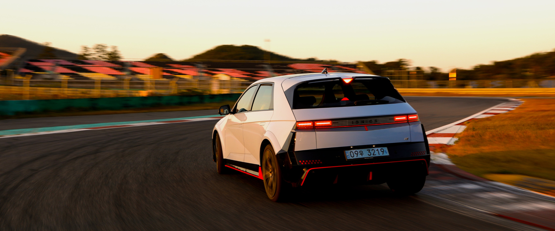 Hyundai Motors IONIQ 5 N Sets Benchmark for Sporty Evs_IONIQ 5 N on circuit, rear, dynamic