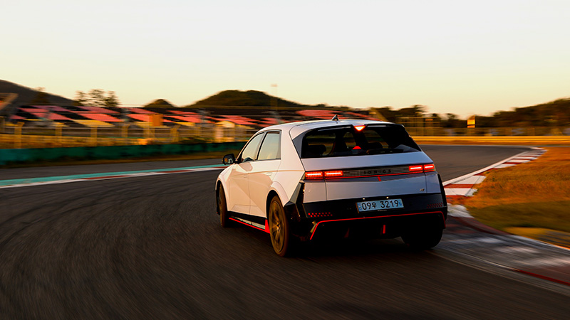 Hyundai Motors IONIQ 5 N Sets Benchmark for Sporty Evs_IONIQ 5 N on circuit, rear, dynamic