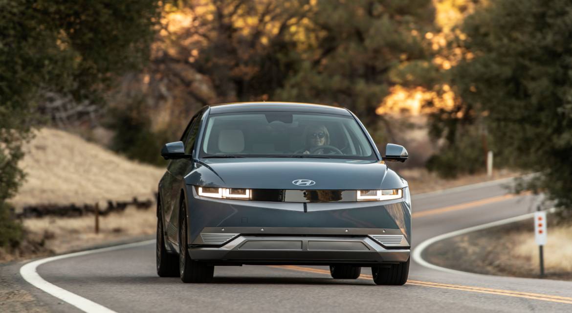 IONIQ 5 wins 2024 Kelley Blue Book Best Buy Awards