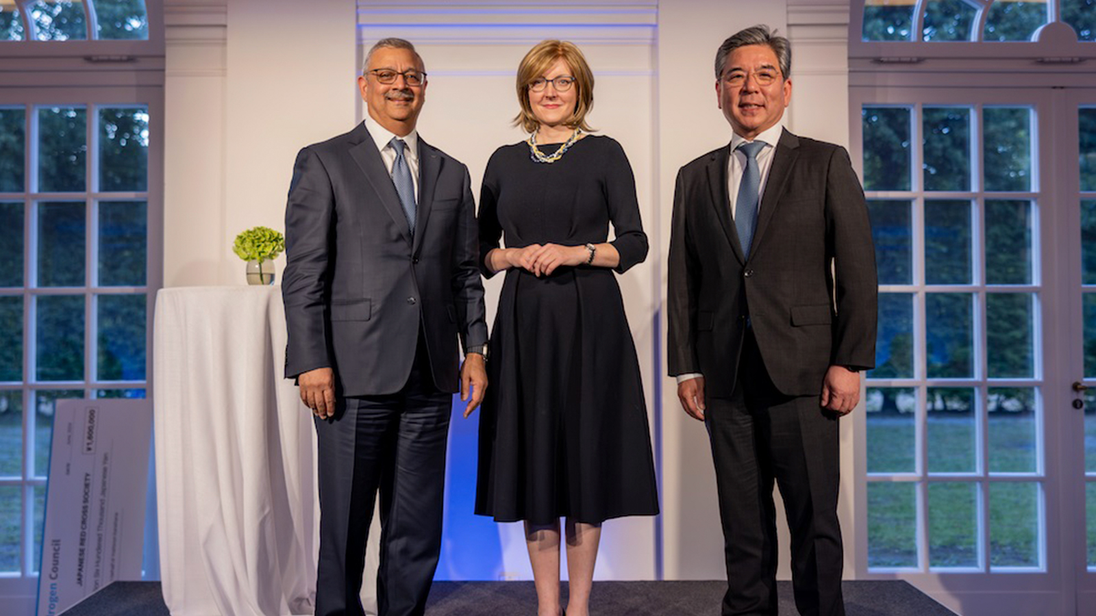 (From left) Sanjiv Lamba, CEO of Linde; Ivana Jemelkova, CEO of the Hydrogen Council; Jaehoon Chang, President and CEO of Hyundai Motor Company  @Photo Credit: Hydrogen Council