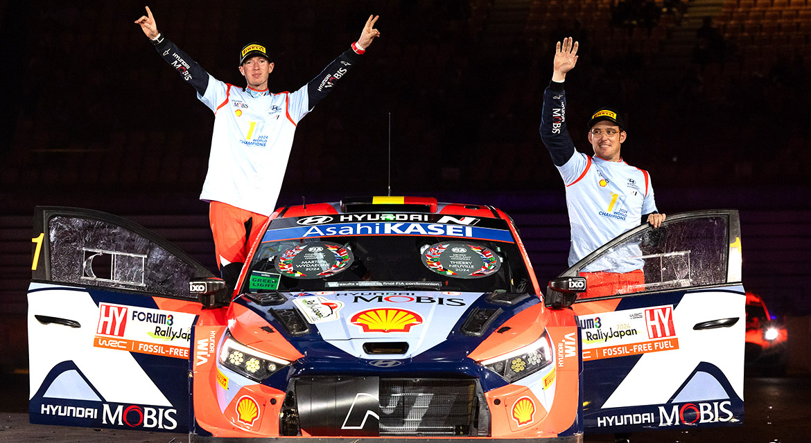 Thierry Neuville and Martijn Wydaeghe with Hyundai i20 N Rally1 Hybrid