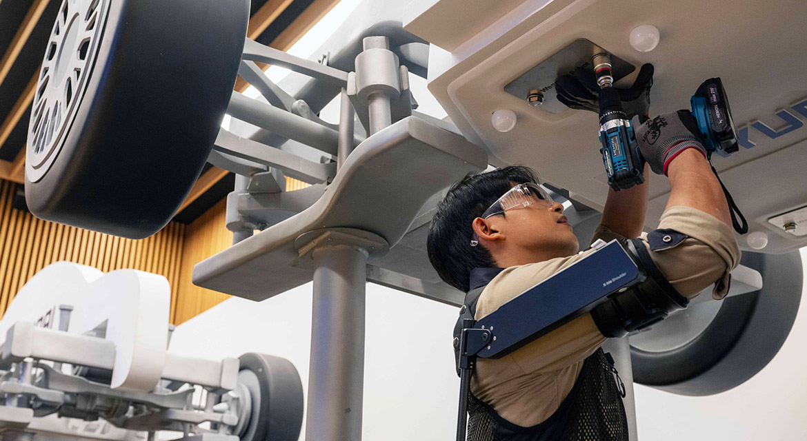 Robots don't always have to be standalone - or even powered. Hyundai's X-ble Shoulder helps reduce worker injury with the support it provides