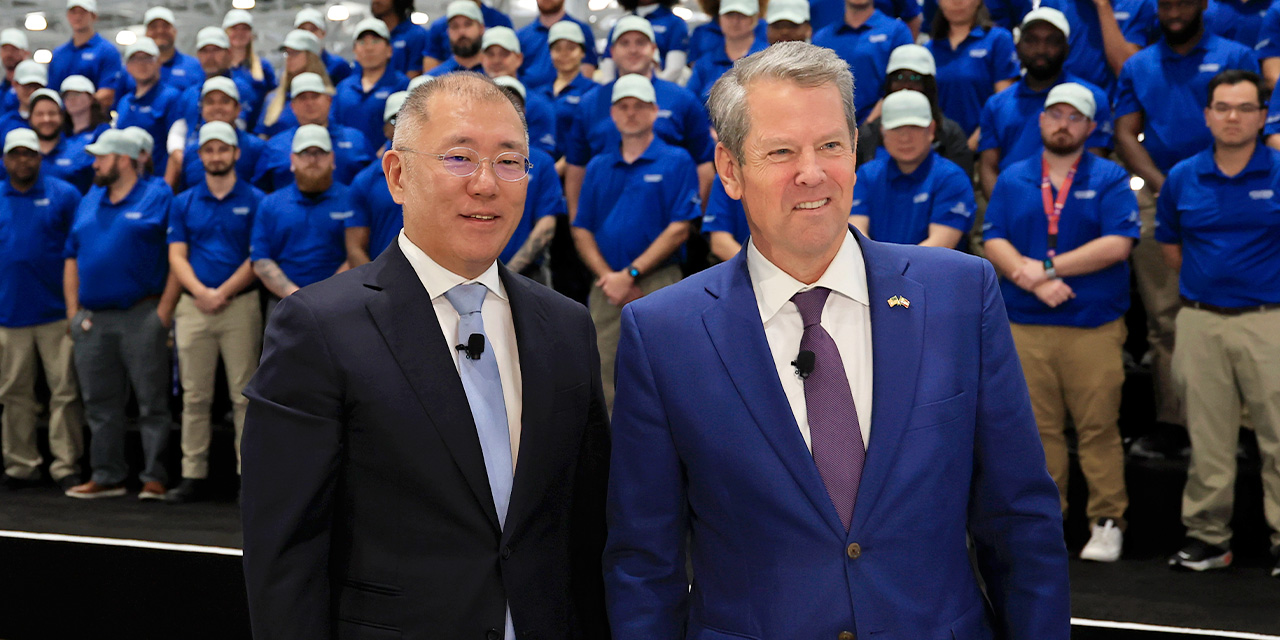 (From left) Euisun Chung, Executive Chair of Hyundai Motor Group; and Brian Kemp, Governor of Georgia