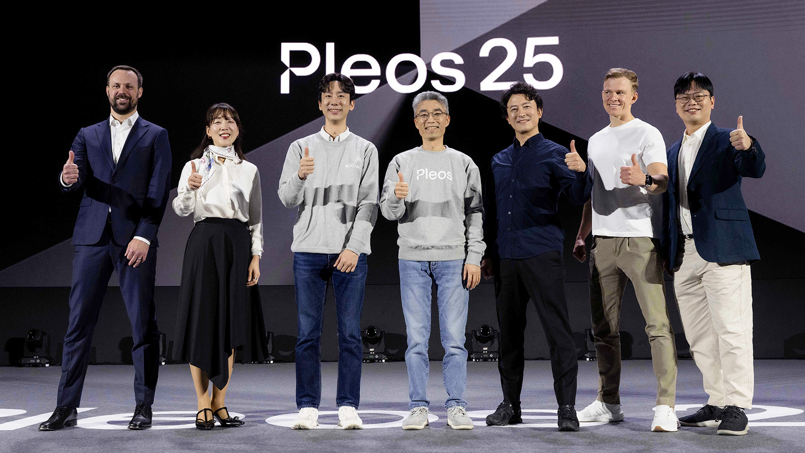 (from left) Noah Zych, Head of Autonomous Mobility and Delivery at Uber; Jaeyeon Jung, Executive Vice President and SmartThings Head at Samsung Electronics; Jaeuk Park, CEO of SOCAR; Chang Song, President and Head of Hyundai Motor and Kia’s Advanced Vehicle Platform (AVP) Division; Tatsuya Matsubara, APAC Head of Automotive at Unity; Denis Nekliudov, Staff Software Engineer and Automotive OS Team Lead Manager at Google; Jaehoo Lee, Head of App Division at Naver