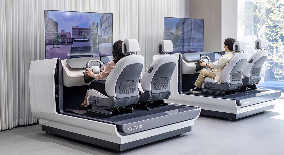 UX Canvas is a multi-purpose space for workshops and seminars between UX researchers and customers.