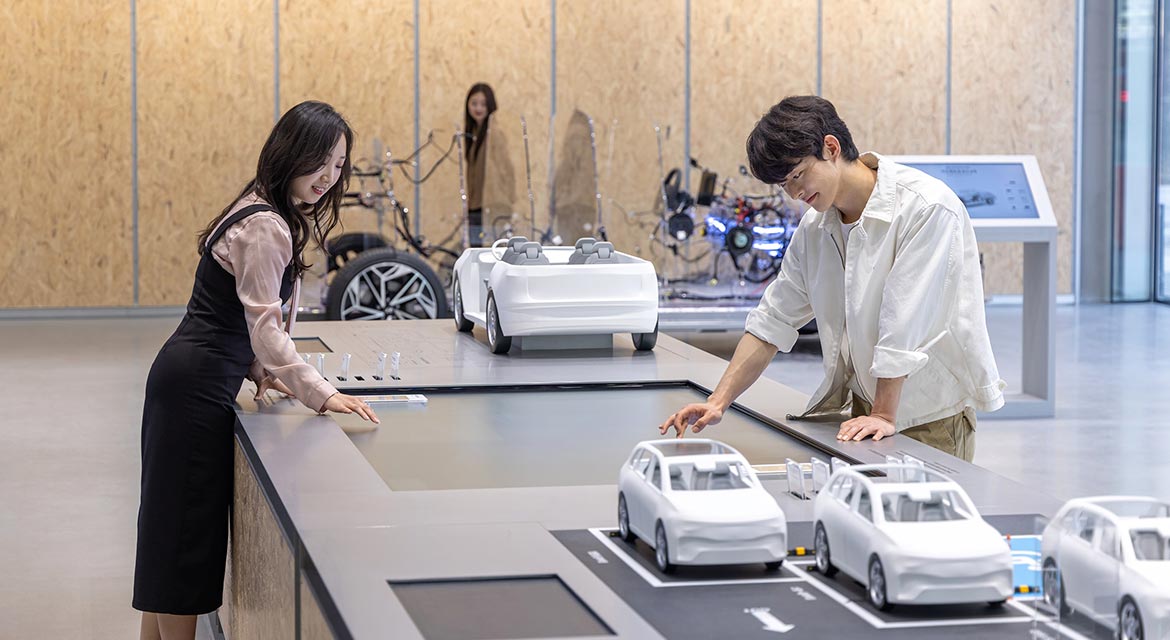 Hyundai Motor Group is opening the ‘UX Studio Seoul’ in Gangnam – an iconic Seoul district and tech startup hub – on July 3. 