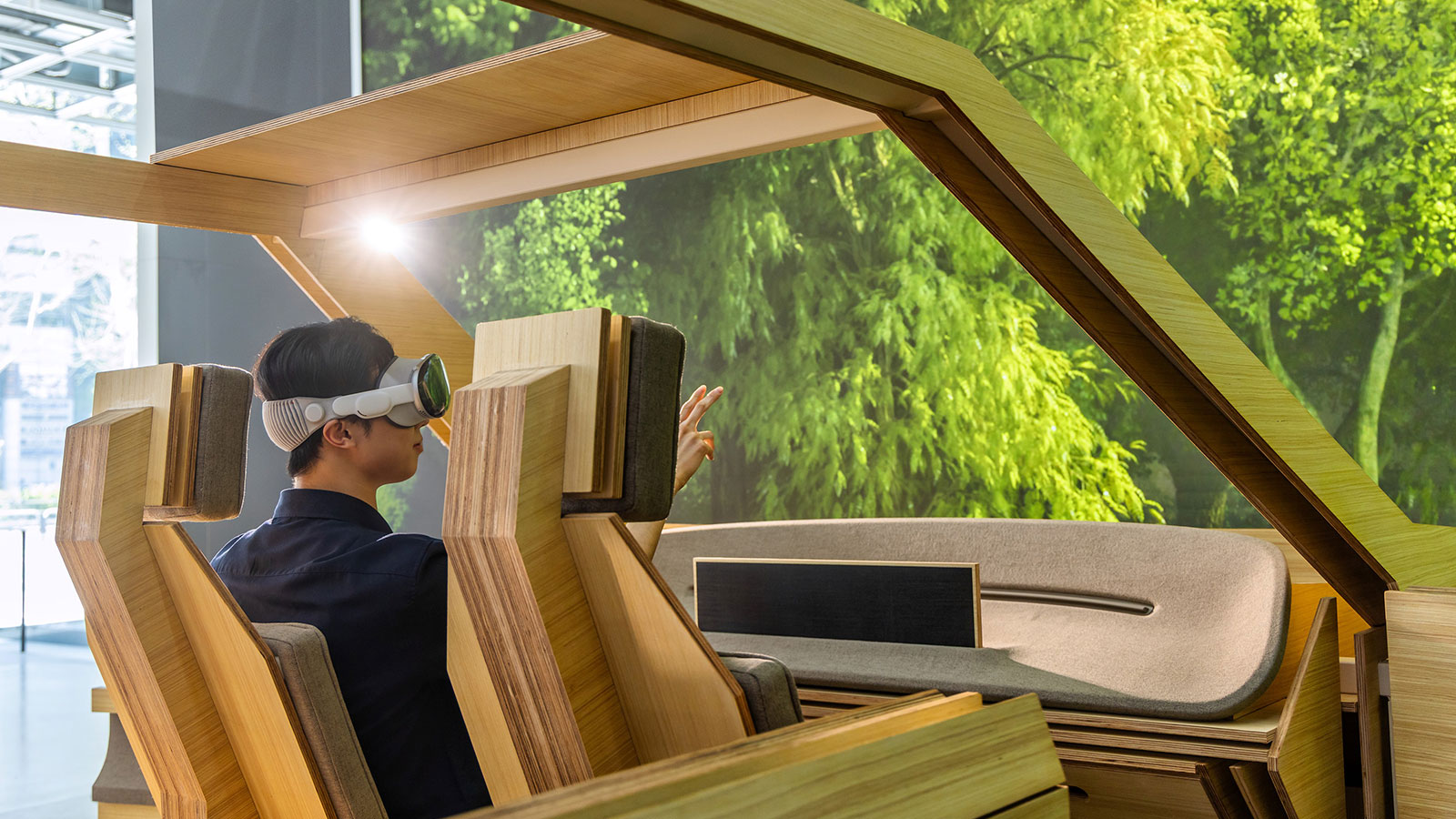 VR experience in a wooden study buck at UX Concept, UX Test Zone