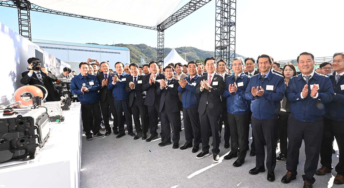 (Photo 2) Hyundai Motor Hydrogen Fuel Cell Production Facility in Korea