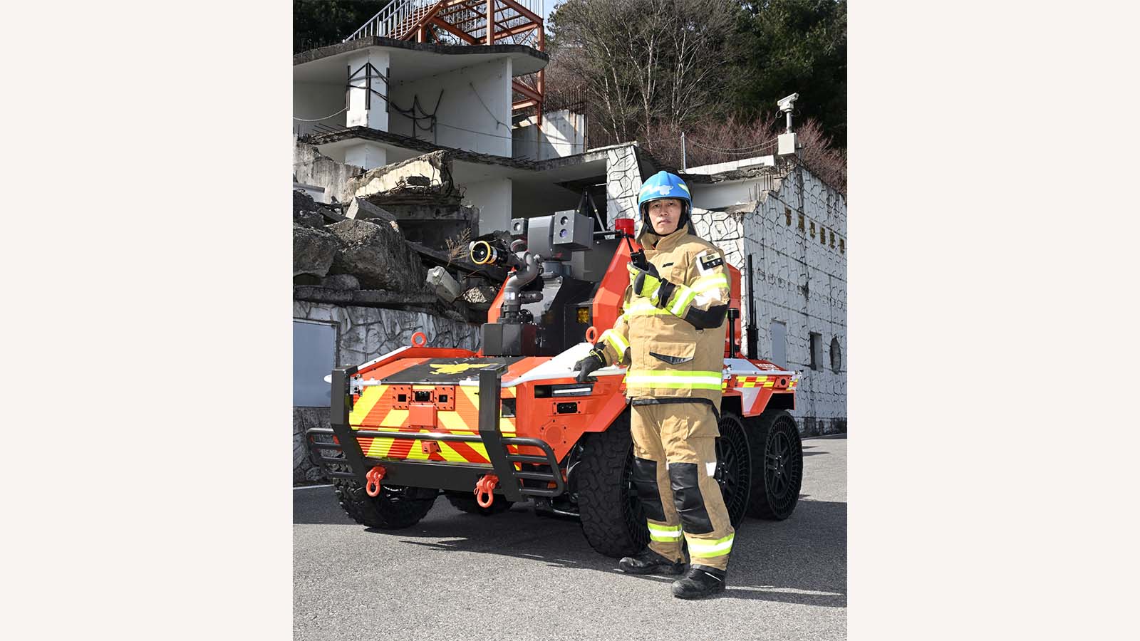  Pal Soon Im, Rescue Captain at Central 119 Rescue HQ