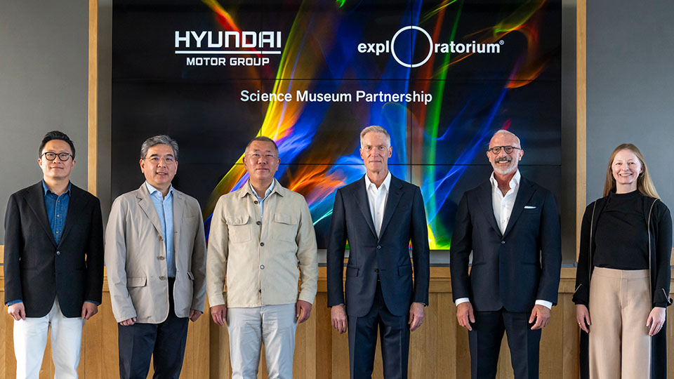 (From left) Sungwon Jee, Executive Vice President and Head of Hyundai Motor Group Brand Experience, Jaehoon Chang, Vice Chair of Hyundai Motor Group, Euisun Chung, Executive Chair of Hyundai Motor Group, William F. (Bill) Mellin, Chair of the Board of Trustees at the Exploratorium, Lindsay Bierman, the Sakurako and William Fisher Executive Director and CEO of the Exploratorium, Dr. Anne Richardson, Chief Experience Officer of the Exploratorium.