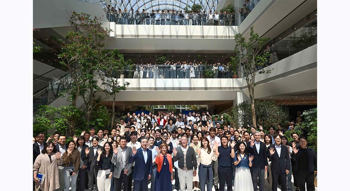 HMG Town Hall at Renovated Seoul Headquarters
