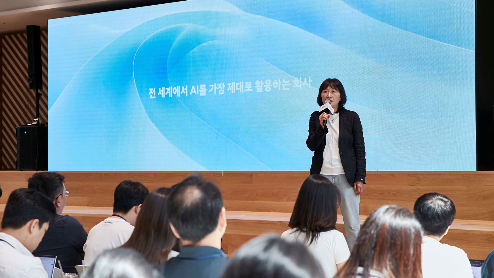 Eunsook Jin, President and Head of ICT Management Division at Hyundai Motor Group, delivers a presentation at the Hyundai Motor Group AX Achievement Showcase, “Beyond AI, Transforming the Way We Work,” held at the Group’s headquarters in Yangjae on August 12.