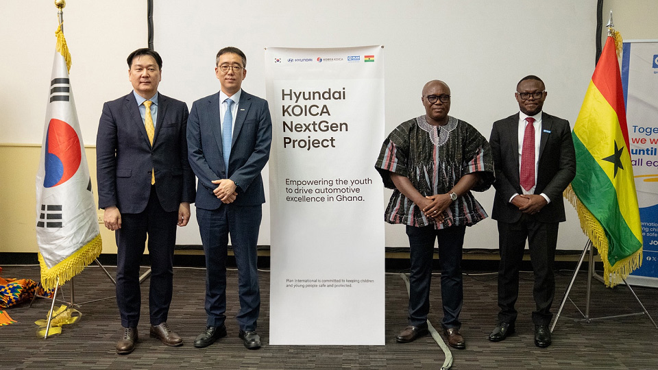 : (From Left) Jae Sun Yoo, Team Leader of Hyundai Motor M.East & Africa Headquarters Marketing&Communication Team; Dongwan Woo, Country Director of the KOICA Ghana Office; Ing. Dr. Eric Kofi Adzroe, Director-General of Ghana TVET Service; and Frederick Tei-Nobi, Acting Country Director of Plan International Ghana